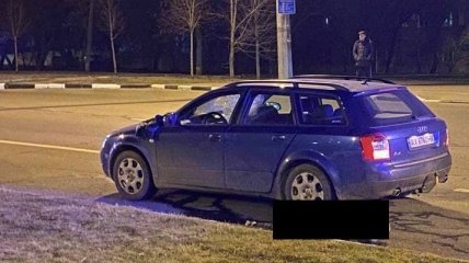 В Харькове машина снесла перебегавшего на красный майора полиции: момент трагедии попал на видео (18+)