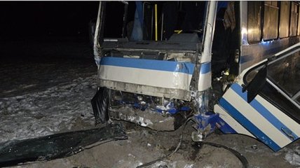 Автобус на Волыни врезался в электроопору, есть погибший