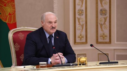 олександр лукашенко добровільно не піде з поста президента