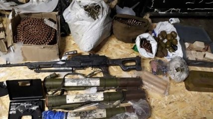 На Днепропетровщине полиция обнаружила пулемет, гранатометы и взрывчатку