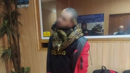Пьяный "повелитель" змей устроил переполох в Киеве: фото  и детали инцидента