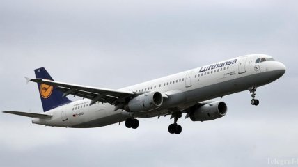 Сотрудники Lufthansa бастуют: авиакомпания вынуждена отменить свыше 1000 рейсов 