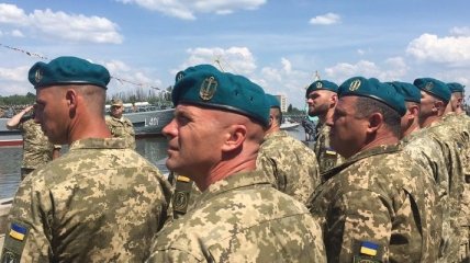 Морские пехотинцы Украины меняют цвет своих беретов