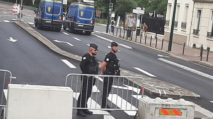 Поліцейські охороняють Олімпіаду у Парижі