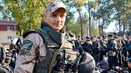 Боксер Усик воюет на Востоке Украины