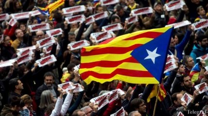 Конституционный суд отменил декларацию о независимости Каталонии