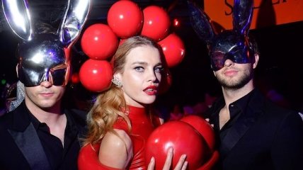 Наталья Водянова поразила образом на вечеринке в честь Хэллоуина 