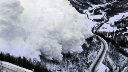 Туристам на заметку: в Карпатах сохраняется снеголавинная опасность