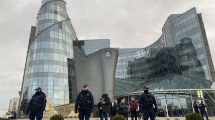 Полиция перед зданием одного из польских телеканалов