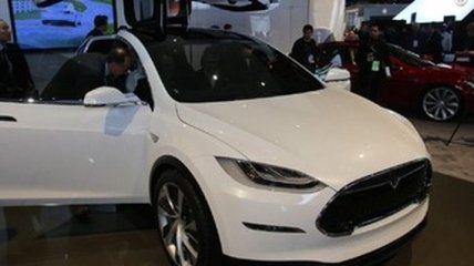 Выпуск Tesla Model X начнется в 2015 году