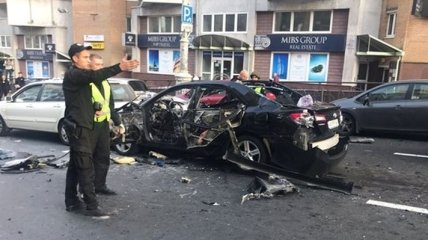 Взрыв автомобиля в Киеве могут квалифицировать как теракт