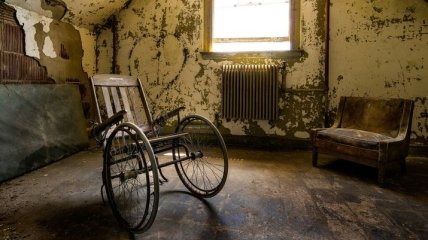 Инвалидная коляска с функцией обнаружения препятствий