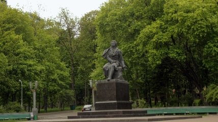 Пам’ятник Пушкіну у парку імені І. Багряного