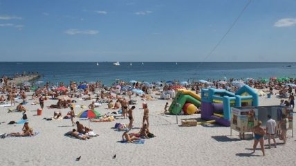 В Одессе медики просят воздержаться от купания на некоторых пляжах