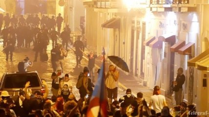 В Пуэрто-Рико массовые беспорядки на крупнейших за 20 лет протестах (Видео)