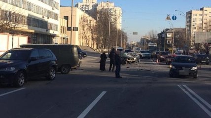 В Киеве произошло смертельное ДТП с участием трех авто (Фото)