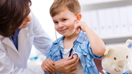 Идем к врачу: каких специалистов посетить ребенку от 1 до 3-х лет