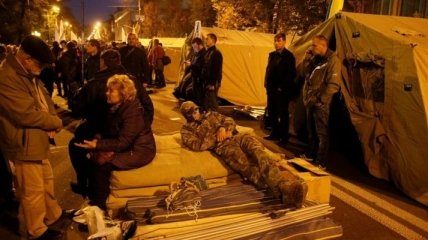 Протестующие в Киеве провели вече
