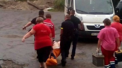 Во Львове пациент психбольницы захватил заложников и ранил 10 человек