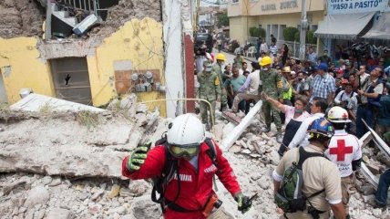 Землетрясение в Мексике: под завалами школы ищут уцелевших