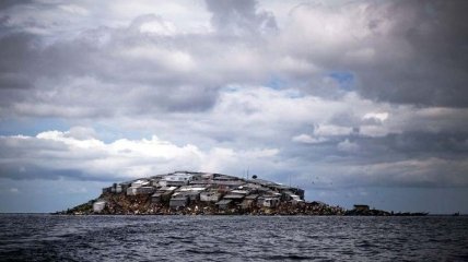 На карте не увидишь: самый густонаселенный остров в мире Мгинго