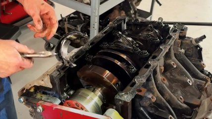 Двигатель Nissan Titan XD сломался после 64 тысяч км пробега