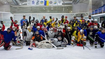 В Кременчуге состоялся открытый мастер-класс по хоккею от УХЛ (Видео)