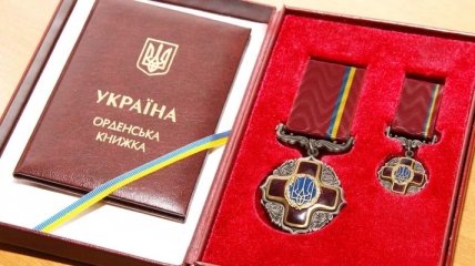 Янукович наградил милиционеров за проведение "Евро-2012"