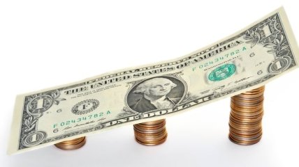 Азаров назвал курс доллара, который заложен в бюджет