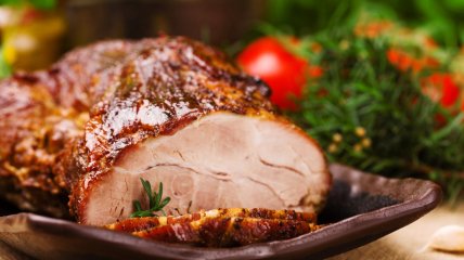 Домашняя буженина для праздничного стола: нежная, сочная и ароматная (видео)