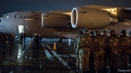 В Киев прибыл самолет с военной помощью от Канады