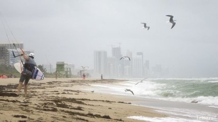 МИД рекомендует украинцам не пересекаться в США с ураганом Мэтью