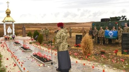 На горе Карачун открыли памятник Героям Небесной Сотни 