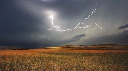 Синоптики прогнозируют жару, шквалы и грозы, в районе Карпат – сильные дожди
