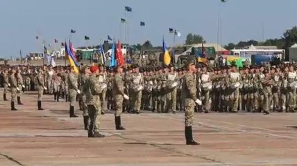 День Независимости: впервые на военном параде пройдут женщины-военные (Видео)
