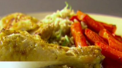 Куриные окорочка с морковью и рисом