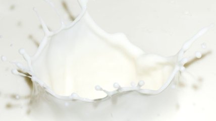 Используем молоко для гладкой и шелковистой кожи