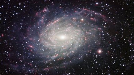 Ученые NASA открыли новую галактику с синими звездами