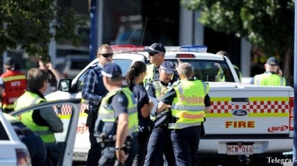 В Мельбурне мужчина взял заложницу и забаррикадировался в квартире