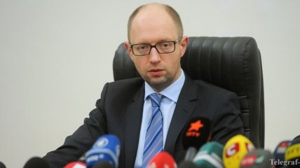 Арсений Яценюк объединил два экономических министерства