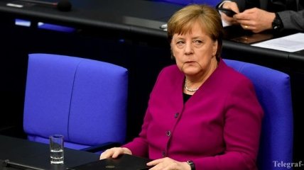 Меркель считает, что Германии придется долго жить с COVID-19