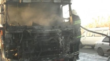 В Одессе загорелся грузовик