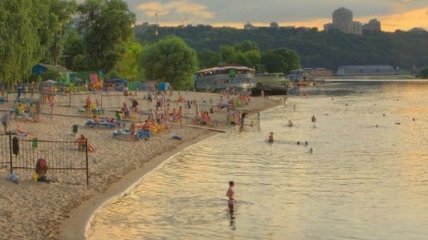 Купальный сезон в Киеве: какие пляжи уже доступны для отдыха