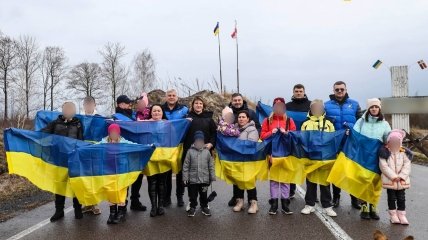 Україна знайшла та повернула 11 дітей, яких викрала Росія: деяким знадобилася допомога лікарів (фото)