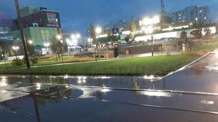 "Браво, Кличко". Популярні зелені зони в Києві перетворилися в озера після дощу (фото)