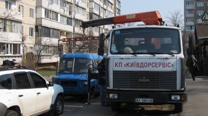 В Киеве было обнаружено более 630 брошенных автомобилев