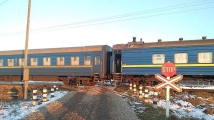 В Ивано-Франковской области поезд врезался в грузовик
