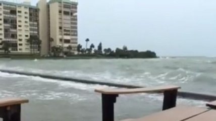 Флориду накрыл мощный циклон 