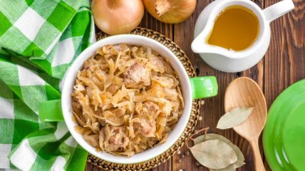 Любимое многими блюдо - тушенная капуста