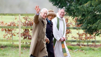 Король Чарльз ІІІ з дружиною Каміллою відвідали церкву Святої Марії Магдалини у маєтку Сандрінгем 4 лютого 2024 року